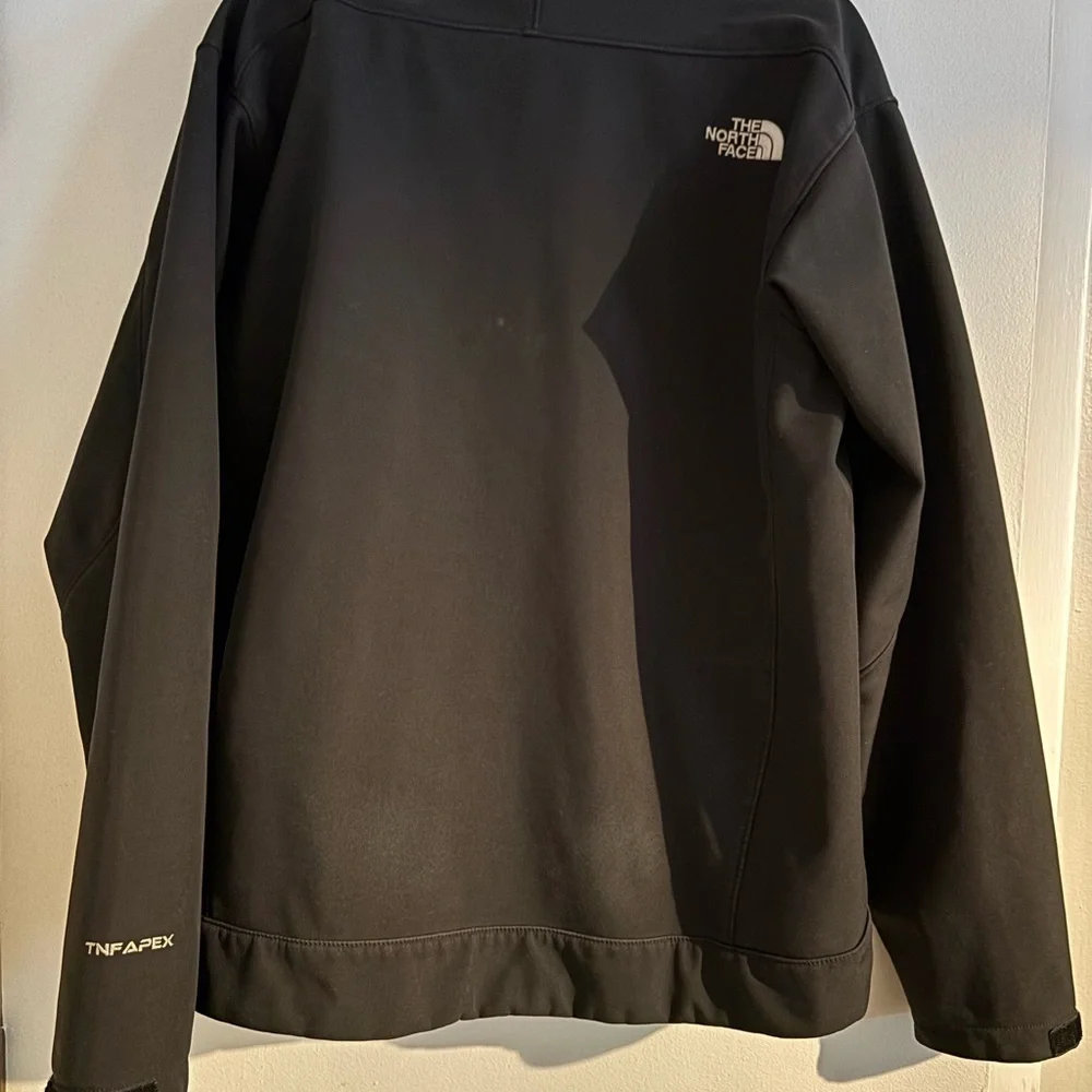 The North Face Men's Apex Bionic Jacket in black, size L